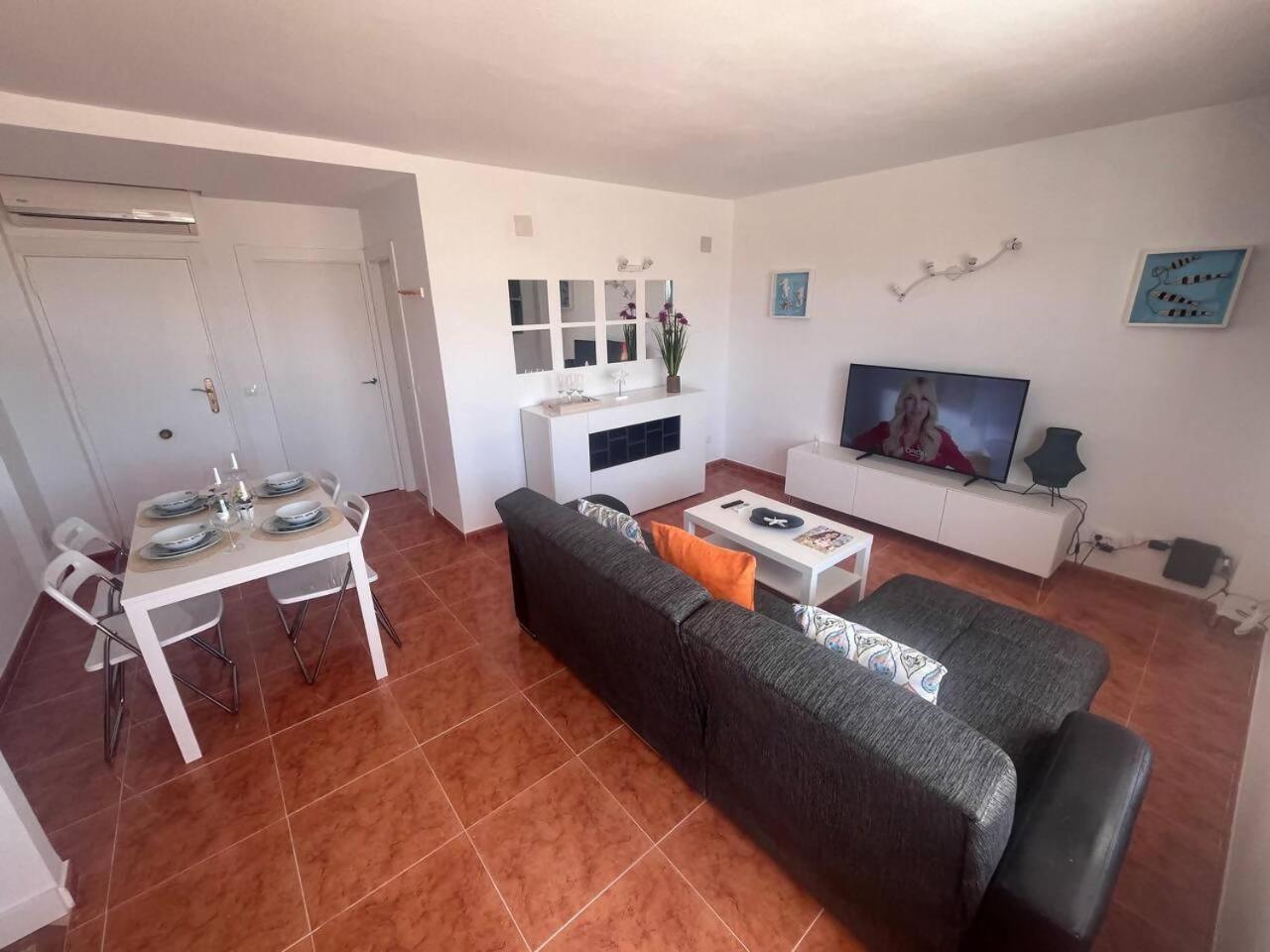 Apartamento Lidia Planta 1, La Carihuela 1ª Linea Playa, Vistas Mar, 1 Dormitorio, 52 M2, 1-3 Huesped, Amplio Balcon, Wifi Торремолінос Екстер'єр фото